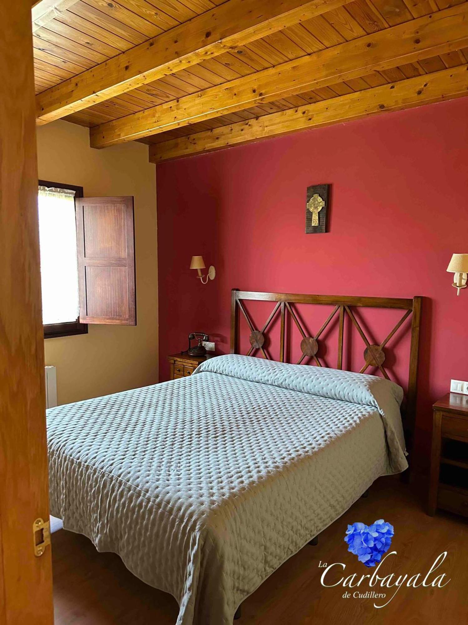 Apartamentos Rurales La Carbayala Ovinana  ภายนอก รูปภาพ