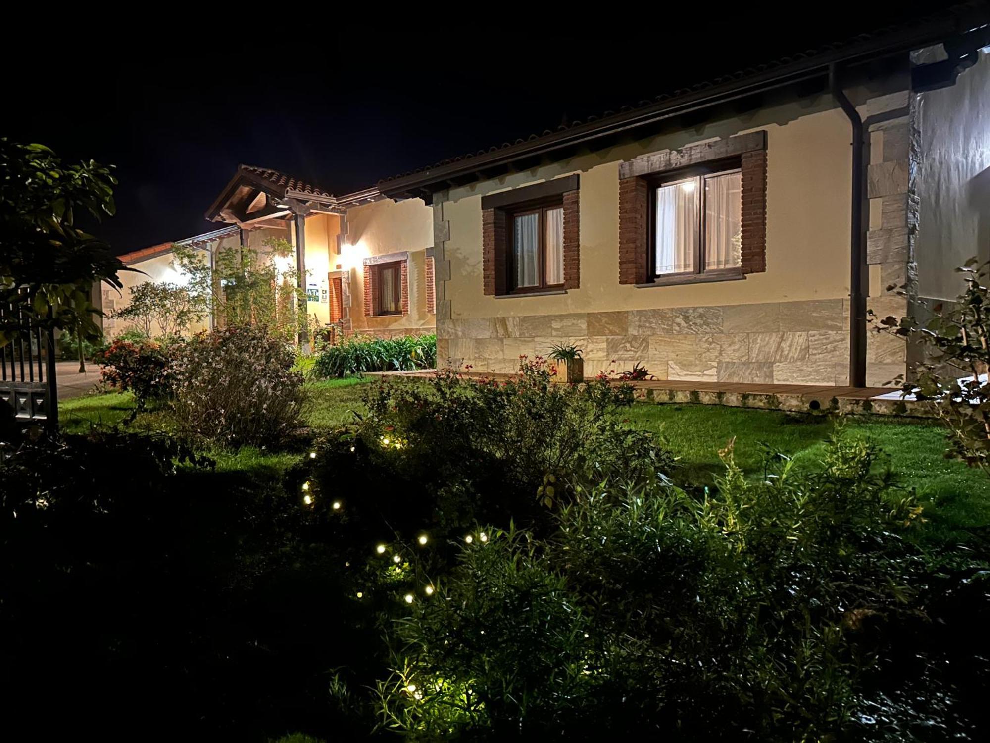 Apartamentos Rurales La Carbayala Ovinana  ภายนอก รูปภาพ