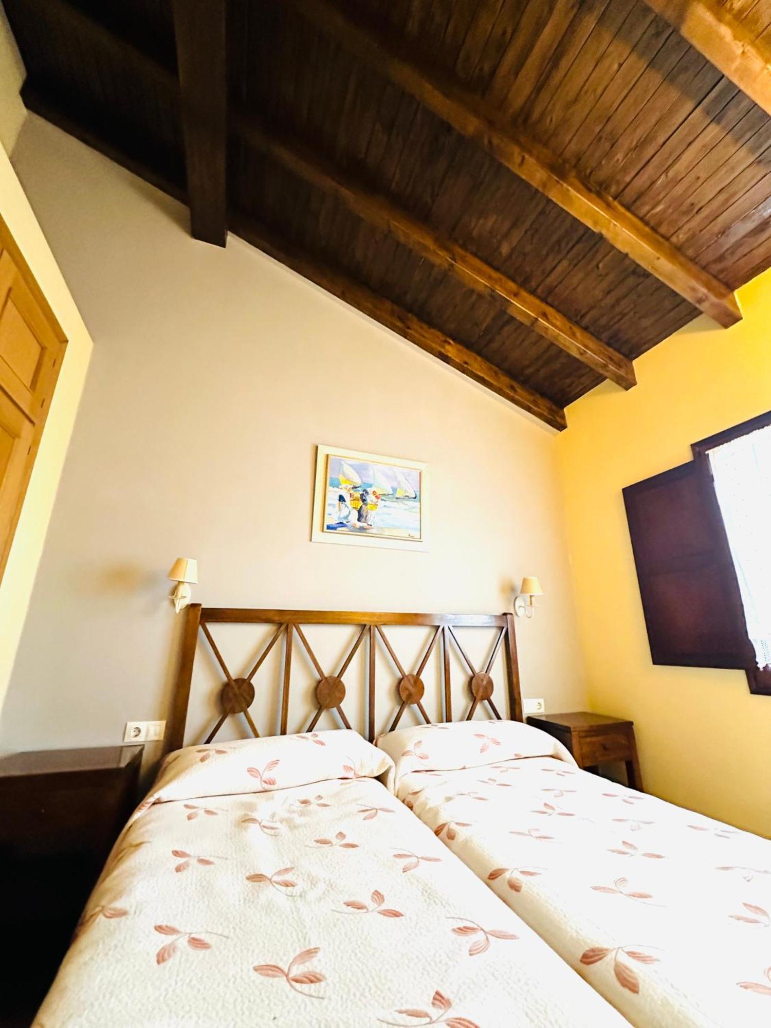 Apartamentos Rurales La Carbayala Ovinana  ภายนอก รูปภาพ