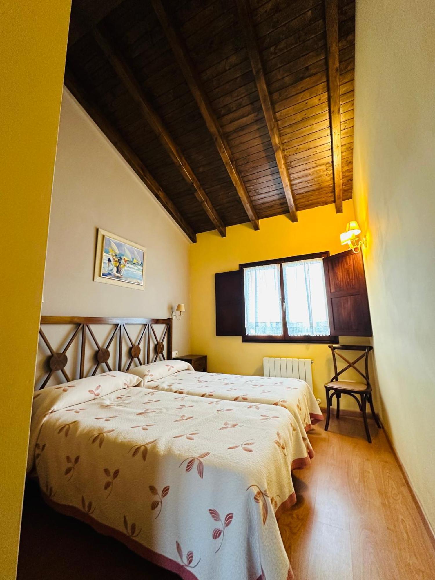 Apartamentos Rurales La Carbayala Ovinana  ภายนอก รูปภาพ