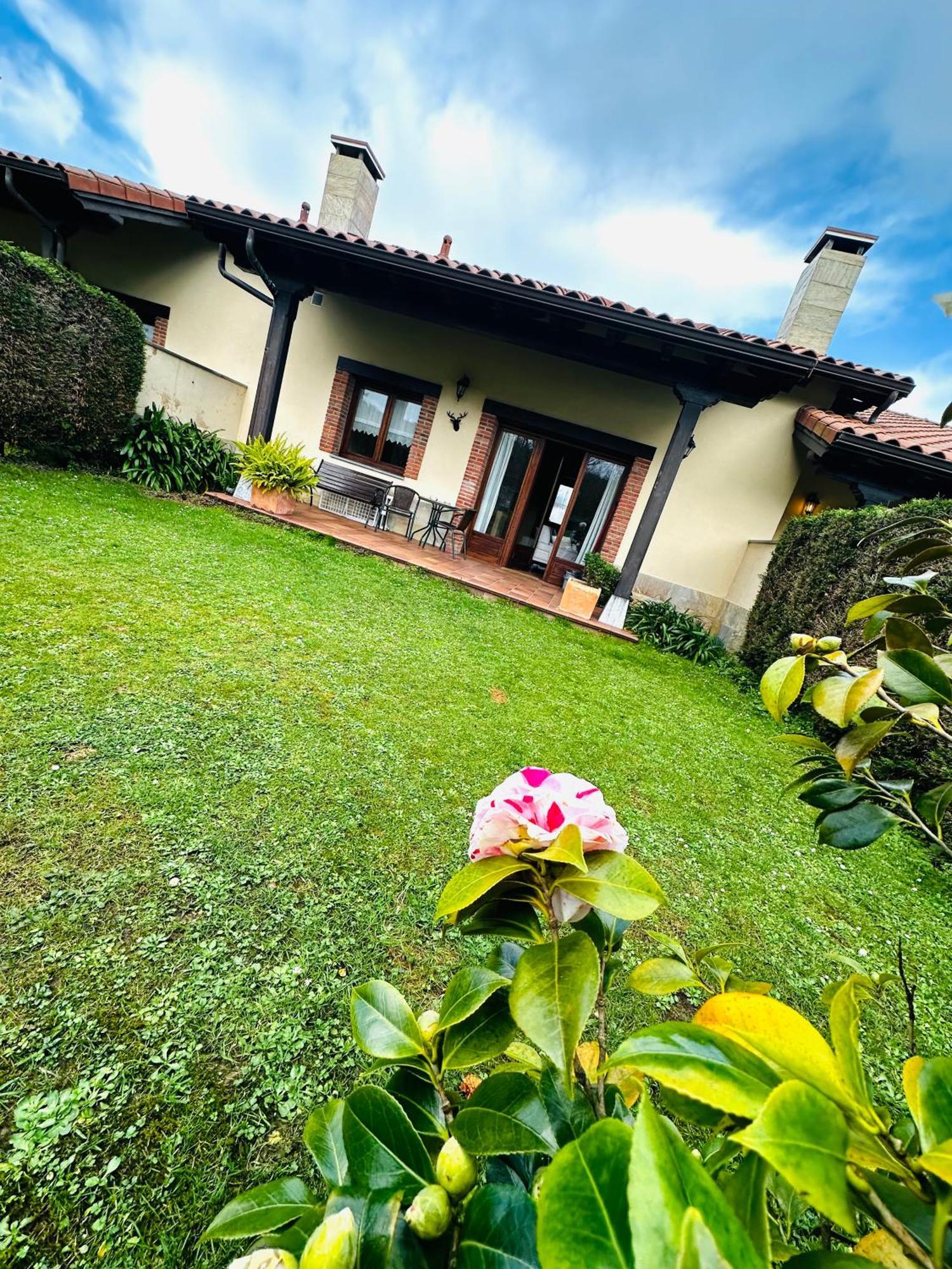Apartamentos Rurales La Carbayala Ovinana  ภายนอก รูปภาพ