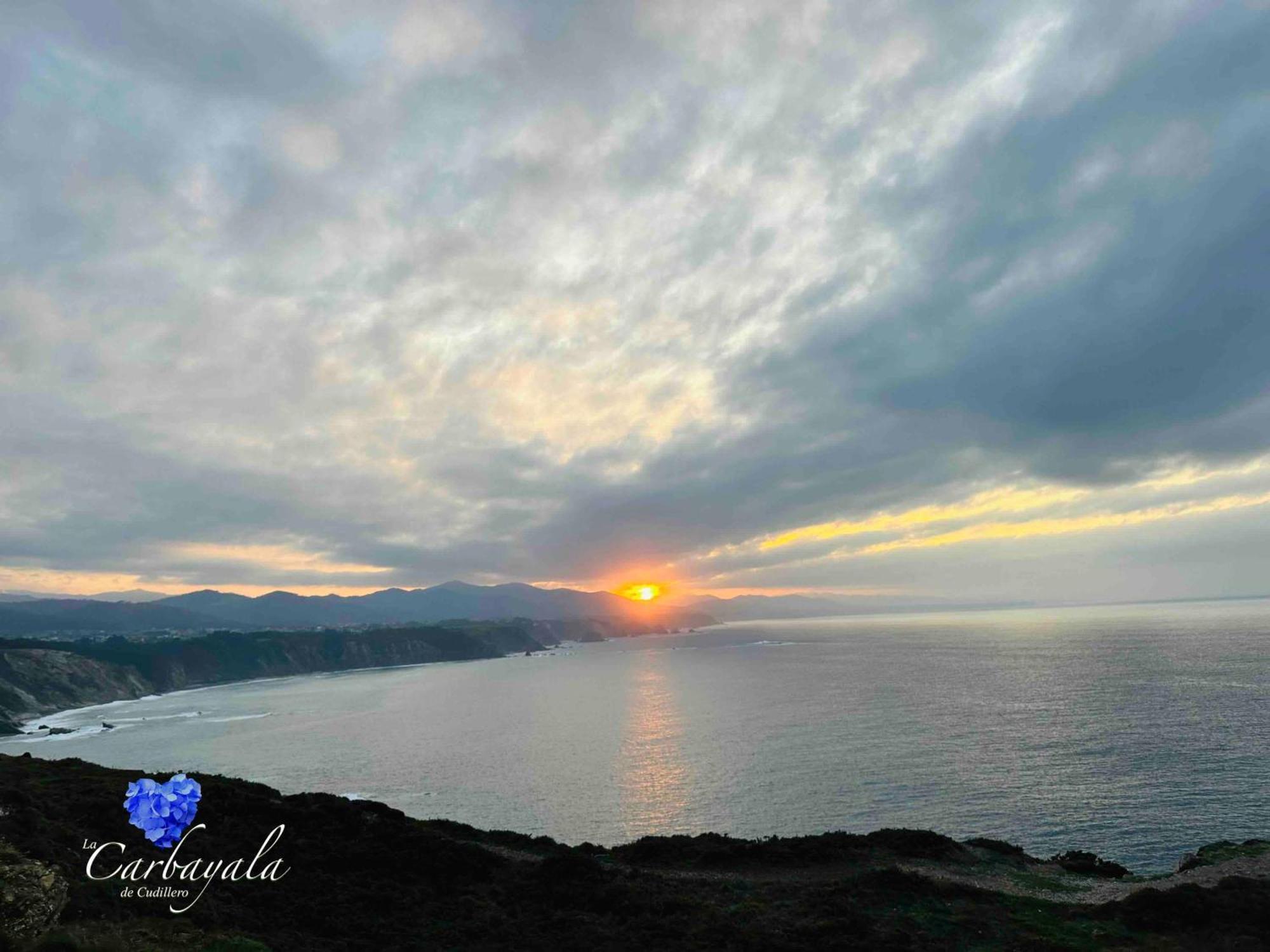 Apartamentos Rurales La Carbayala Ovinana  ภายนอก รูปภาพ