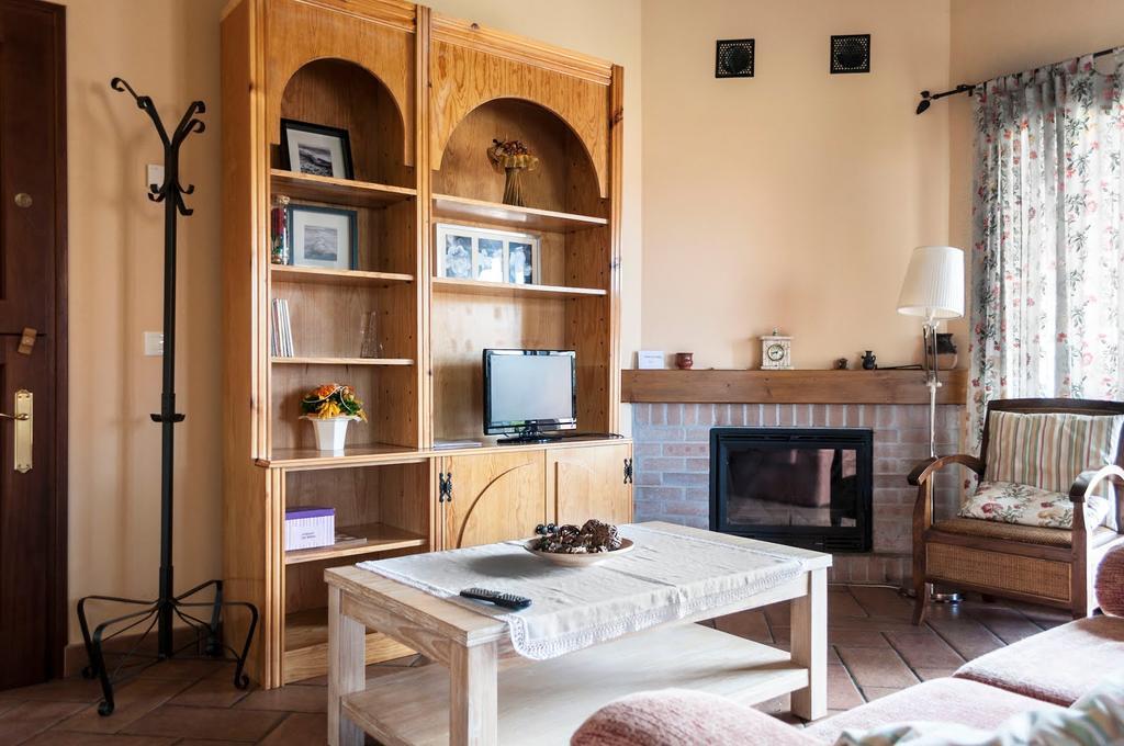 Apartamentos Rurales La Carbayala Ovinana  ภายนอก รูปภาพ